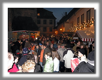 Neunkirchen im Bild besinnlicher Trubel im Kirchhof