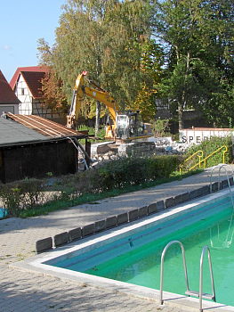 Neunkirchen im Bild Freibadaktivit&auml;ten im Oktober